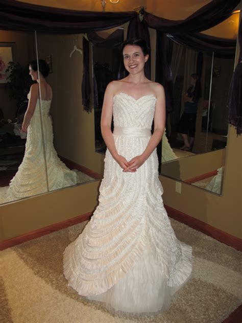 Bloomington IN Alterations : Weddings, Proms, Formal, .